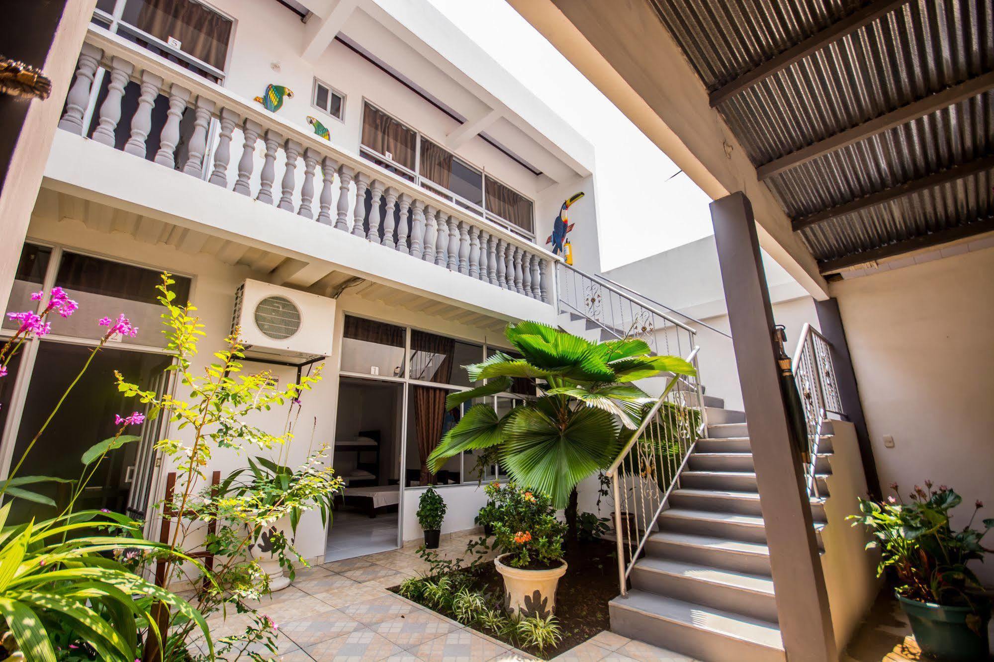 Casa Hotel Maune Leticia Exterior photo